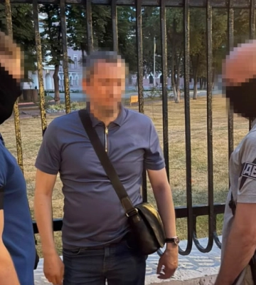 Пропонував 30 тис. дол, щоб не виявили порушень: Керівника Львівського Держгеокадастру підозрюють у підкупі працівника НАЗК