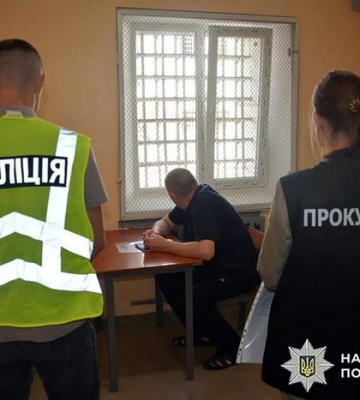 У Хмельницькому районі пенсіонера судитимуть за вчинення сексуального насильства та розбещення неповнолітньої