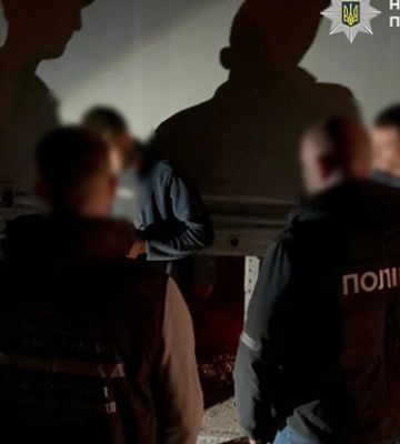 За $7500 в тайнике фуры: на Одесчине разоблачен канал пересечения границы