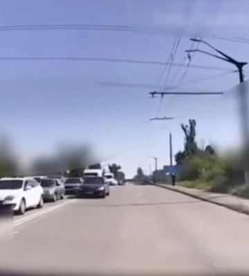 Перетин подвійної суцільної та виїзд на зустрічну смугу: у Кривому Розі патрульні зупинили порушника