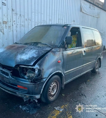 У Миколаєві поліція викрила літнього торговця, який підпалив авто конкурента