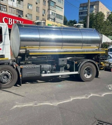 Частина Одеси без води: де працюють автоцистерни