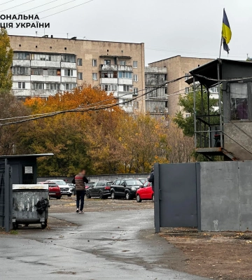 У Києві директор фірми самовільно зайняв комунальну землю під автостоянку