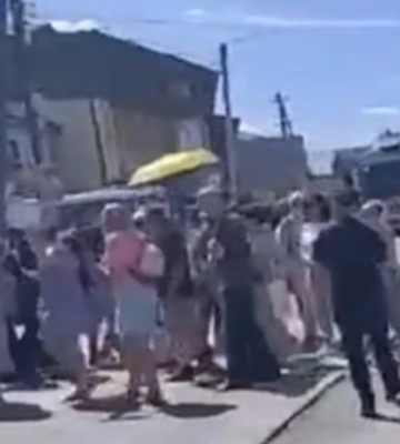 На Львівщині люди перекрили дорогу через спиртзавод