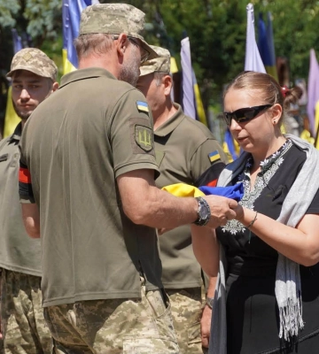 Із полеглим 33-річним захисником Володимиром Рогачем попрощалися в Ужгороді