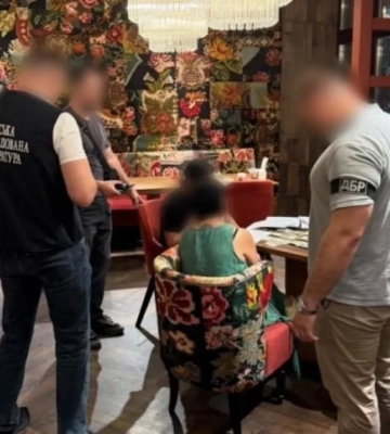 В Одесі працівницю ТЦК підозрюють в отриманні хабаря за оформлення інвалідності та відстрочки