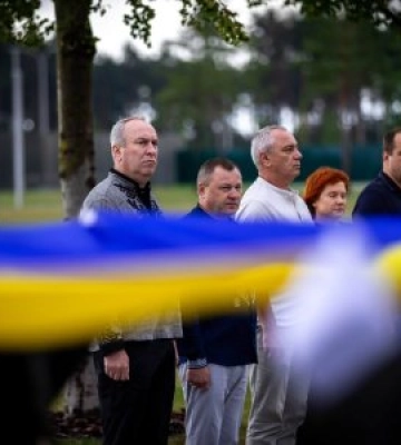 Імена ще не встановлені, але їхній подвиг безсмертний: за участі Закарпаття на Київщині поховали п’ятьох полеглих Героїв