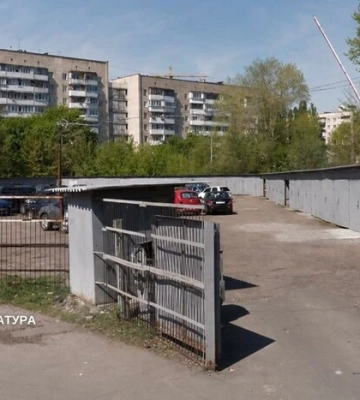 На Виноградарі бізнесмен створив автостоянку у водоохоронній зоні