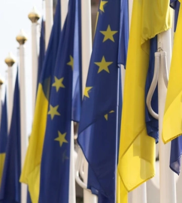 ЄС розглядає три сценарії для збереження санкцій щодо російського скрапленого газу — Bloomberg