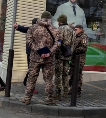 «Увидели удостоверение ветерана — и выбросили на дороге»: в Ровенской области разгорелся скандал с ТЦК