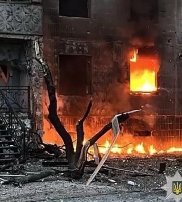 Российский дрон попал в жилой дом в Сумах: пострадали три человека, среди них двое детей