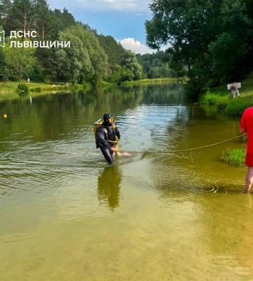 На Львівщині водолази відшукали на дні озера тіло потопельника, - ДСНС