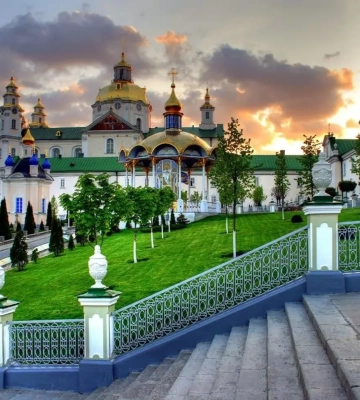 Парафіяни УПЦ МП вирушили хресною ходою з Волині до Почаївської лаври
