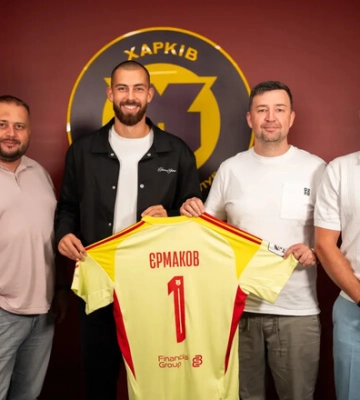 ОФИЦИАЛЬНО. Вратарь сборной Украины сменил клуб