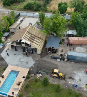 На Одещині командир військової частини змусив близько 80 бійців будувати йому будинок
