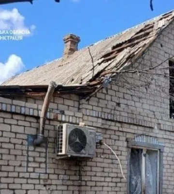 На Дніпропетровщині внаслідок російських обстрілів постраждало 5 людей: літні чоловік і жінка – “важкі” (Фото)