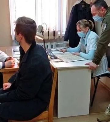 В Киеве во время прохождения ВВК мужчина смертельно ранил врача ножом