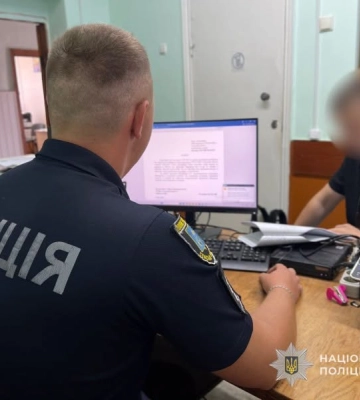 На Сумщині поліцейські затримали чоловіка, який вдарив ножем у живіт старшого товариша