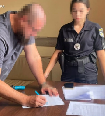 У Дніпрі взято під варту чоловіка, якого підозрюють у сексуальному насильстві над 12-річною падчеркою