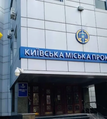 У Києві студент порізав ножем трьох людей, один чоловік у комі
