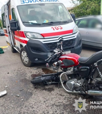 Поліція Київщини встановлює обставини ДТП, в якій постраждав 38-річний мотоцикліст