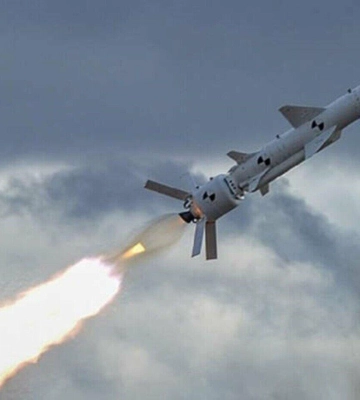 Основна маса крилатих ракет пролетіла через усю Україну на захід, у Львові пролунали вибухи