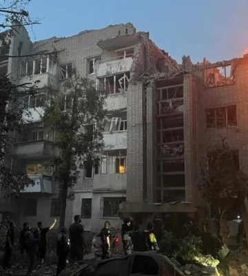 Ракетный удар по Львову: повреждены два многоэтажных дома, вспыхнули пожары, шесть человек пострадали