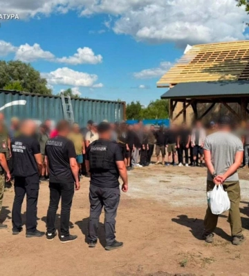 На Одещині командир перетворив солдатів на будівельників власного будинку