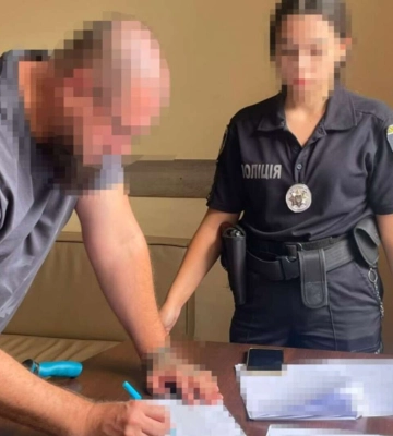 В Днепре 44-летнего мужчину подозревают в сексуальном насилии над падчерицей
