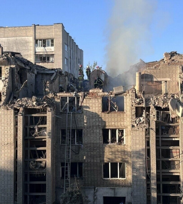 У Львові триває рятувальна операція: з під завалів евакуювали жінку, - ВІДЕО