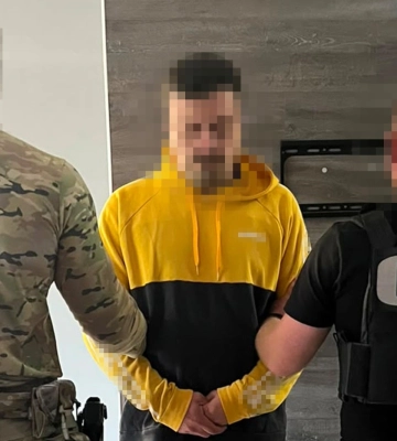 Коригував атаки рф на трасі «Полтава‐Харків»: черкаські спецпризначенці затримали підозрюваного