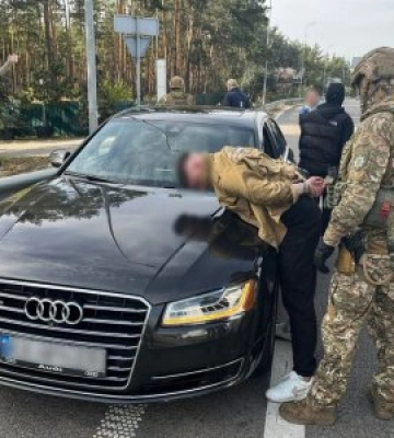 Легенда Закарпаття відзначила 100-річчя: в Ужгороді привітали журналіста, який створив історію видавництва «Карпати»
