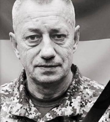 З бійцем, який помер у медзакладі від травм, попрощалися у Черкасах