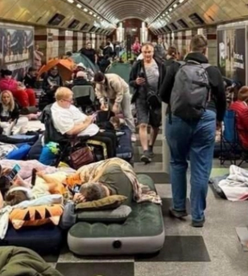 Более 56 тысяч человек в метро Киева: КГГА опровергла закрытие станций во время атаки