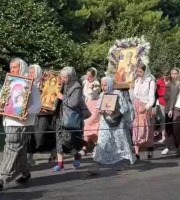 Парафіяни Московської церкви вирушили хресною ходою до Почаївської лаври (відео)