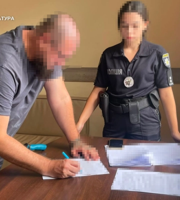 У Дніпрі чоловіку повідомлено про підозру у зґвалтуванні маленької падчерки