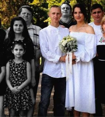 "Залишилися лише руїни": що відомо про багатодітну родину Воронових, яку вбила Росія у Радушному