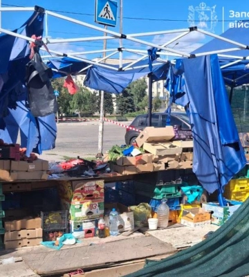 Российский дрон ударил по торговой точке в Запорожье, есть раненые