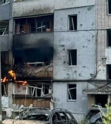 Війська РФ вдарили по Павлограду: загинула людина, сталася пожежа у багатоповерхівці