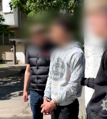 В Одесі судитимуть двох юнаків, які на замовлення підпалювали автівки преміумкласу. ФОТО
