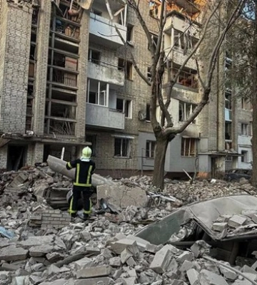 Тіло чоловіка знайшли під завалами львівської п’ятиповерхівки після ракетного удару