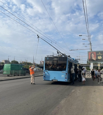 Як у Дніпрі курсує громадський транспорт 21 липня