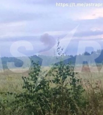В Татарстане сообщают об атаке на логистический центр Wildberries и взрывах вблизи нефтеперерабатывающих предприятий. ВИДЕО+ФОТО
