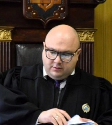 Скандал із розподілом справ: суддя Миколаєва отримав попередження