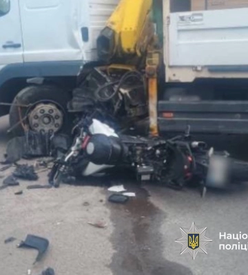 У Вінниці внаслідок ДТП загинули на місці мотоцикліст та його юний пасажир