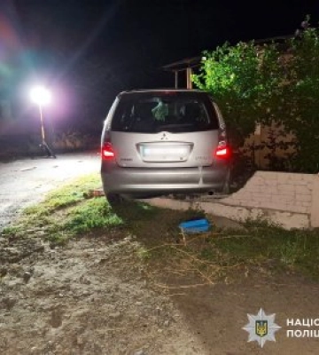 У стані сп’яніння скоїв наїзд на водія самоката та втік з місця події –поліцейські затримали у процесуальному порядку керманича мінівена