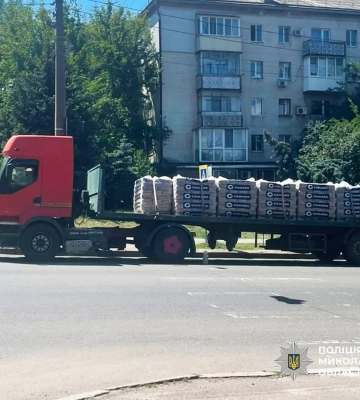 У Миколаєві вантажівка не нерегульованому пішохідному переході збила стареньку жінку