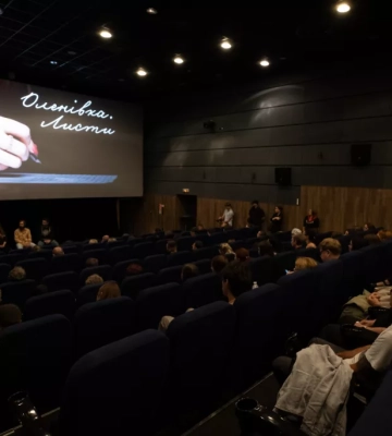 «Слова про любов та мирне життя, яке мало тривати»: у Києві презентували документальний відеопроєкт «Оленівка. Листи»