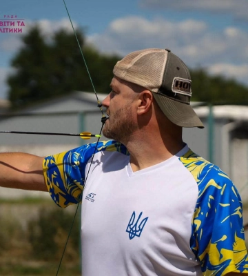 Черкаський ветеран здобув срібло на кубку Наддніпрянщини зі стрільби з лука