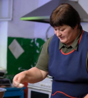 Фронтова кухня «Білянки»: як кухарка з Рівненщини зігріває бійців 104-ї бригади ТрО (ВІДЕО)